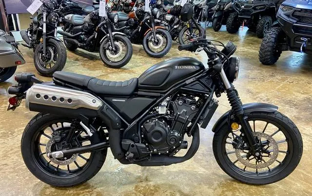 2025 Honda® SCL500 — front three-quarter view
