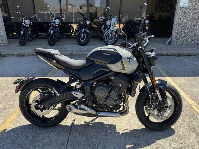 2026 Triumph Trident 660 Stone grey — front three-quarter view