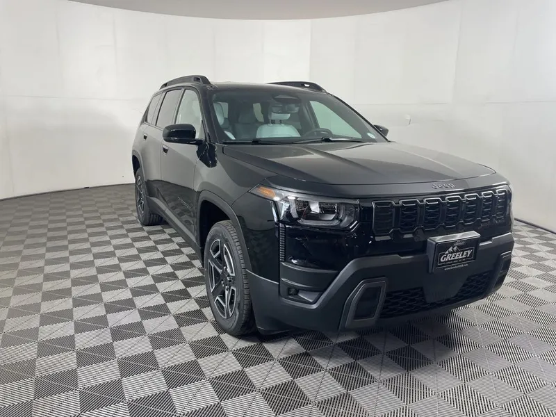 2026 Jeep Cherokee CHEROKEE LIMITED 4X4 in Diamond Black Crystal Pearl-Coat Exterior Paint — front three-quarter view