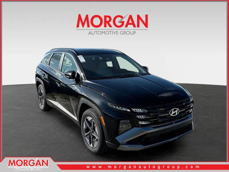 2026 Hyundai TUCSON SEL in Phantom Black — front three-quarter view