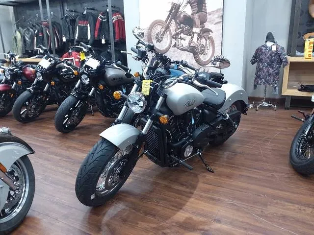 2025 Indian Motorcycle® SCOUT CLASSSIC — front three-quarter view