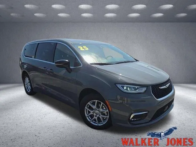 2025 Chrysler Pacifica Select in Gray — front three-quarter view