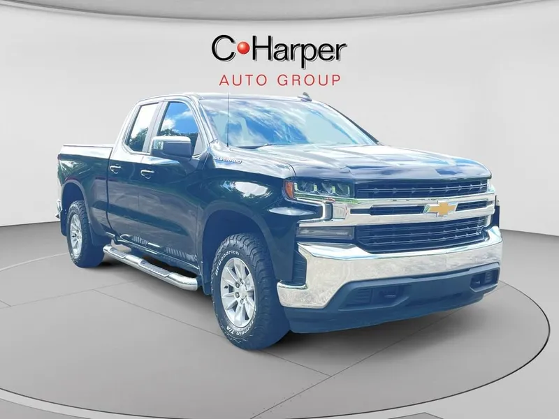 2021 Chevrolet Silverado 1500 LT in Black — front three-quarter view
