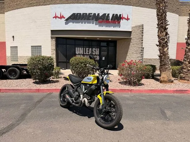 2017 Ducati Scrambler Icon '62 Yellow — front three-quarter view