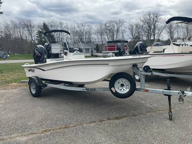 2026 Mako Pro Skiff 15 CC — front three-quarter view