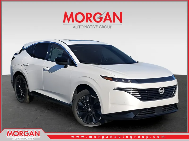 2026 Nissan Murano Platinum in White — front three-quarter view