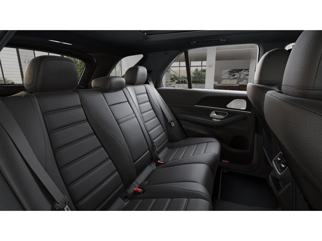 2026 Mercedes-Benz GLE — detail view