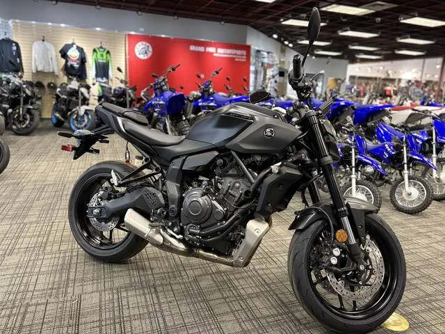 2026 Yamaha MT-07 — front three-quarter view