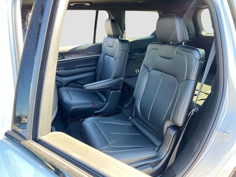 2025 Jeep Grand Cherokee L — photo 23 view