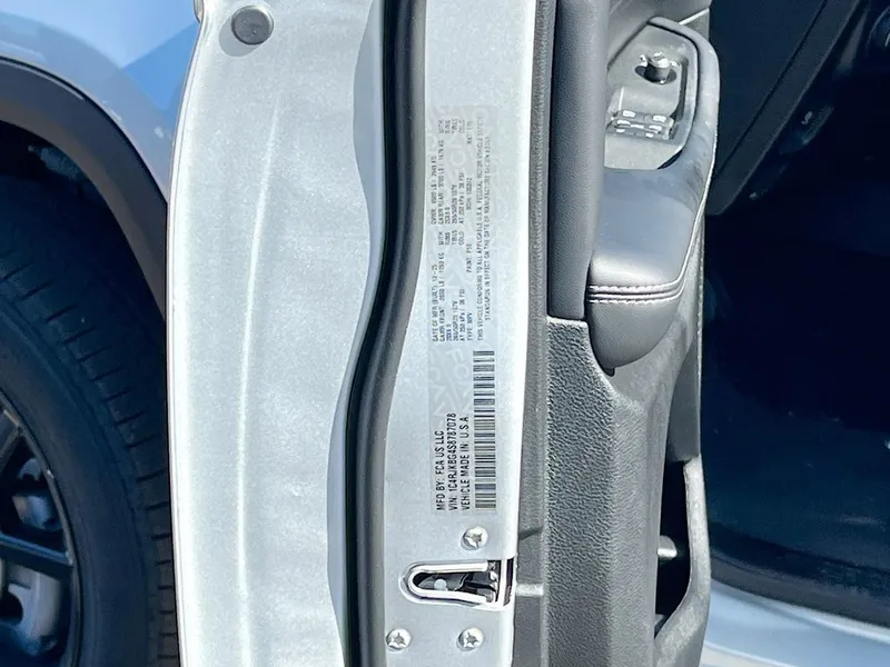 2025 Jeep Grand Cherokee L — photo 31 view
