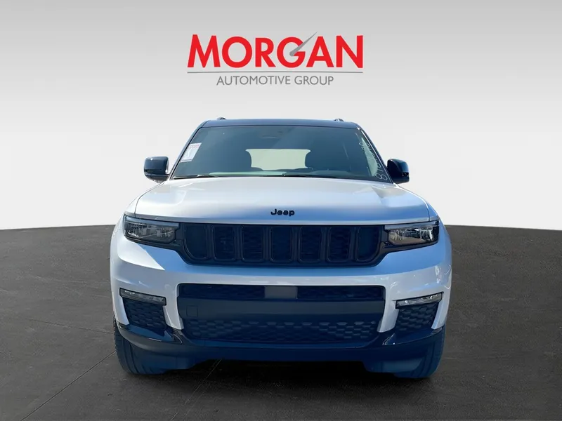 2025 Jeep Grand Cherokee L — side profile view
