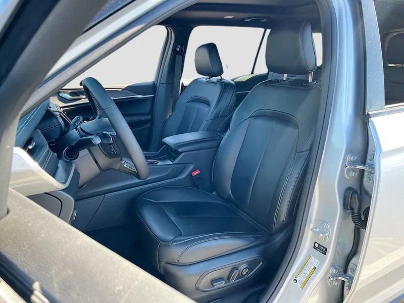 2025 Jeep Grand Cherokee L — photo 19 view