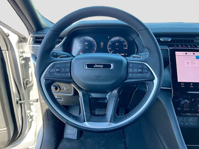 2025 Jeep Grand Cherokee L — photo 11 view