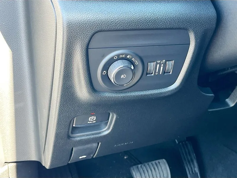2025 Jeep Grand Cherokee L — photo 10 view