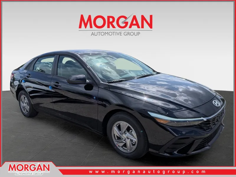 2026 Hyundai ELANTRA SE in Abyss Black — front three-quarter view