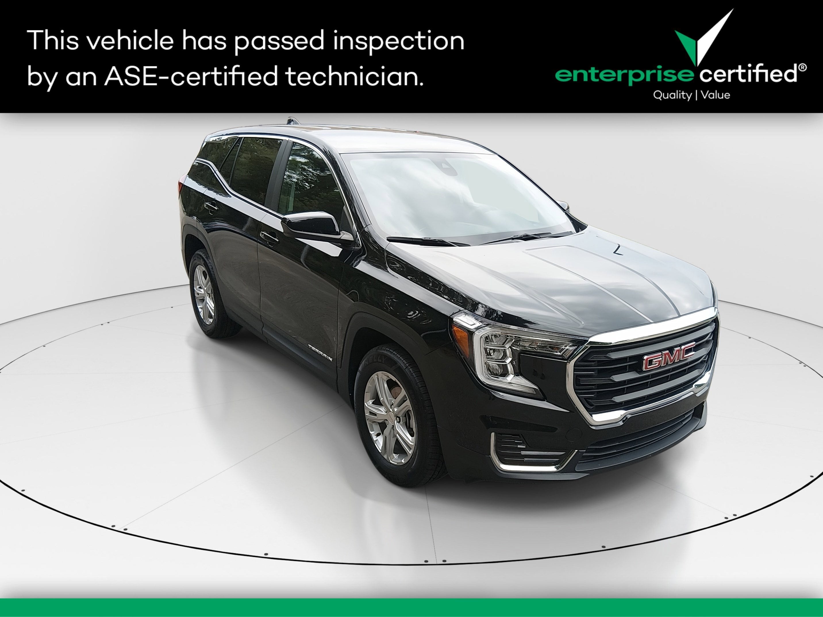 2024 GMC Terrain FWD 4dr SLE — front three-quarter view