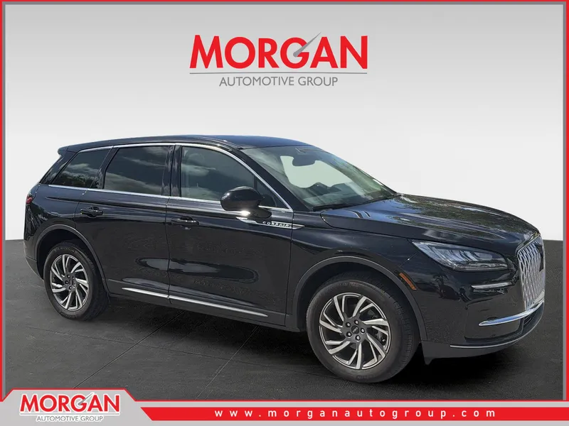 2024 Lincoln Corsair Premiere in Black — front three-quarter view