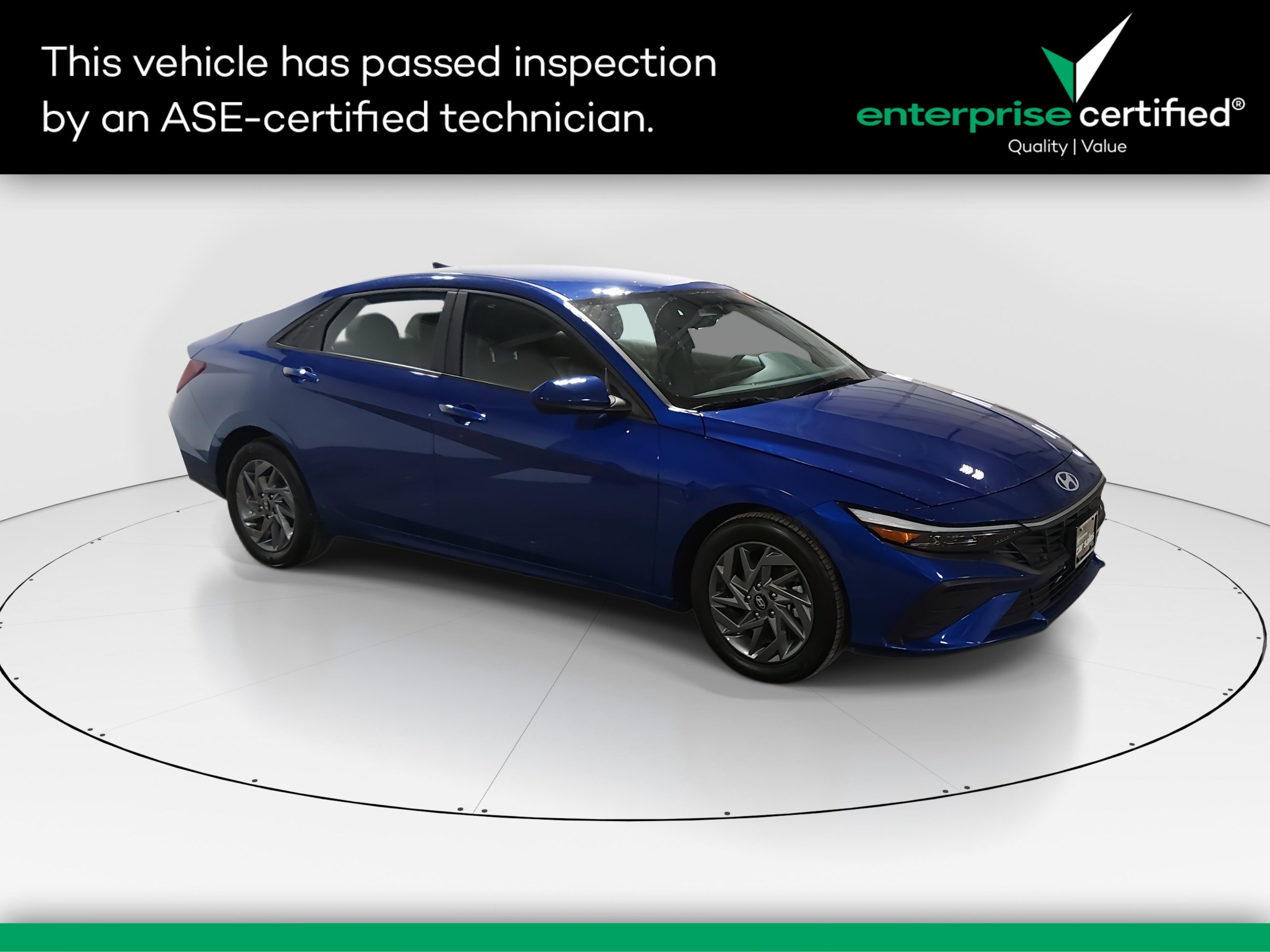 2024 Hyundai Elantra SEL IVT — front three-quarter view