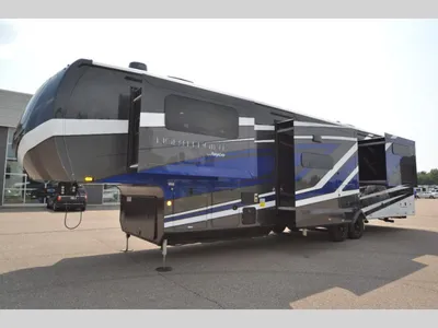 2023 Winnebago Sunstar