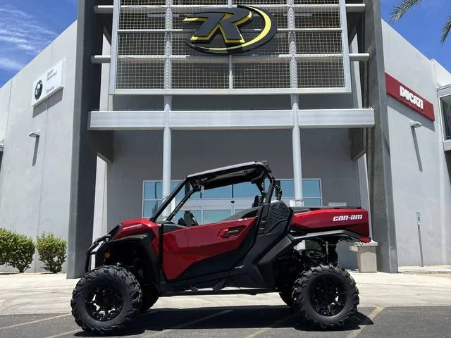 2026 Can-Am® Commander XT 700 — front three-quarter view