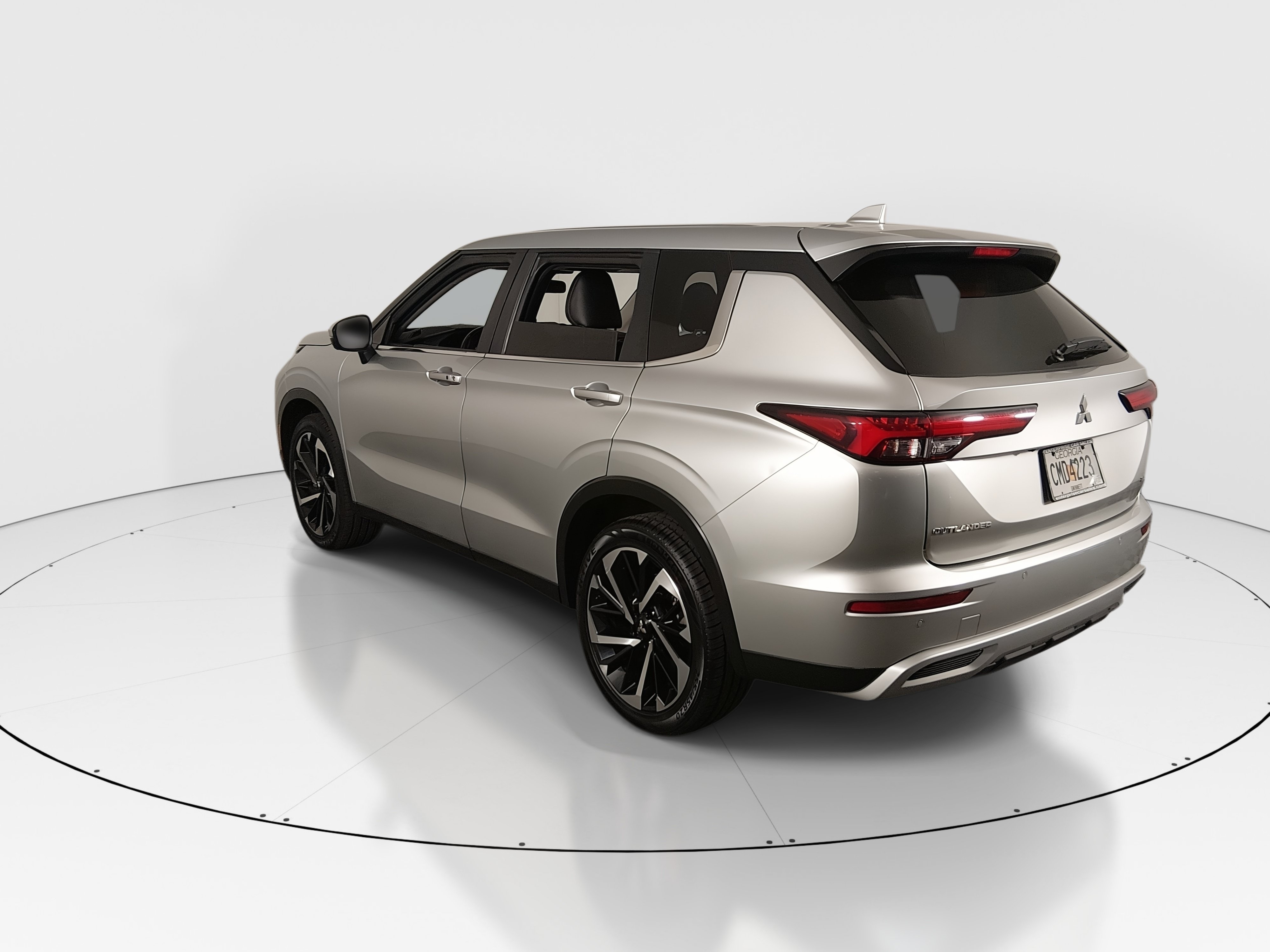 2024 Mitsubishi Outlander — detail view