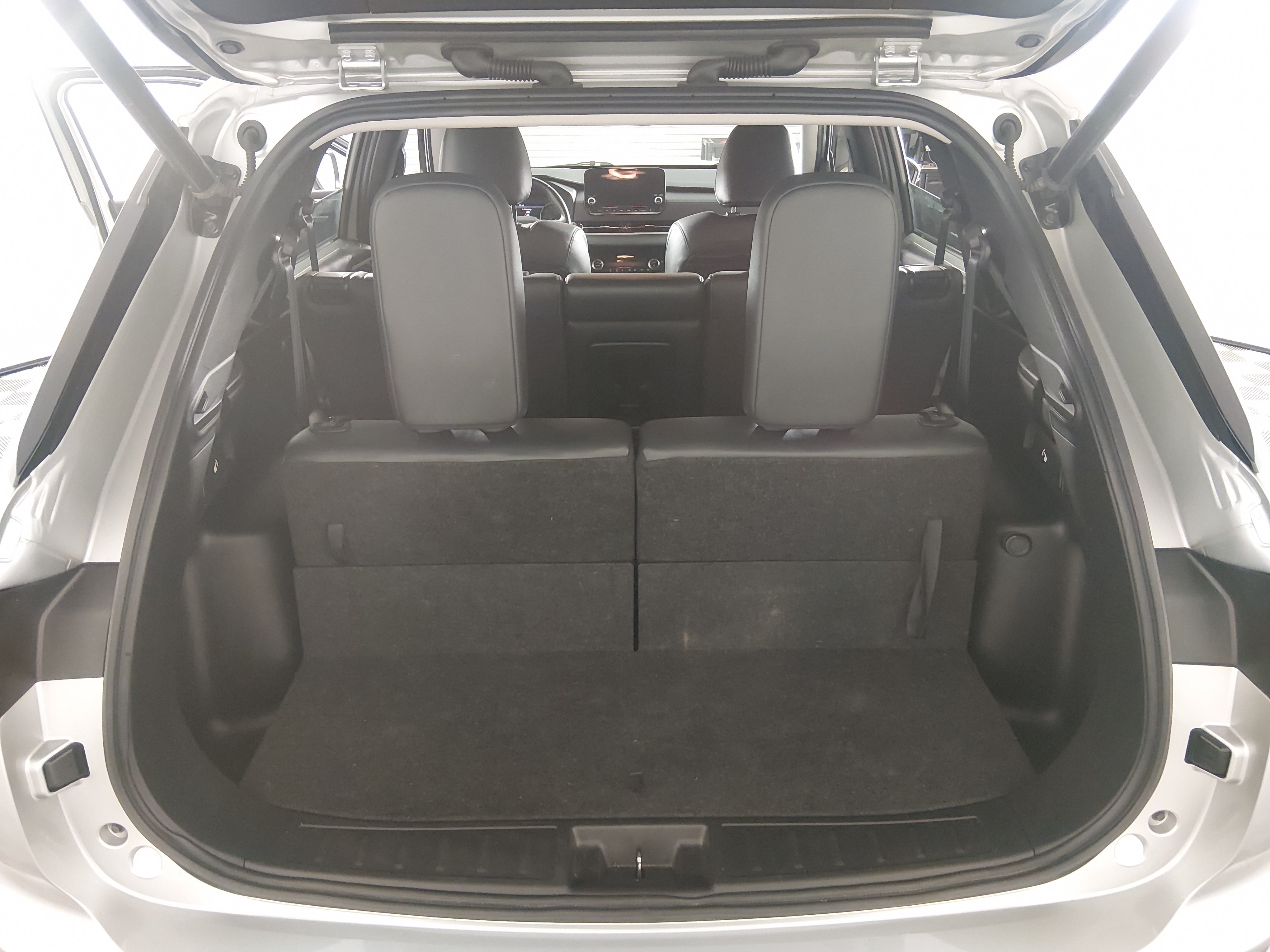 2024 Mitsubishi Outlander — photo 11 view