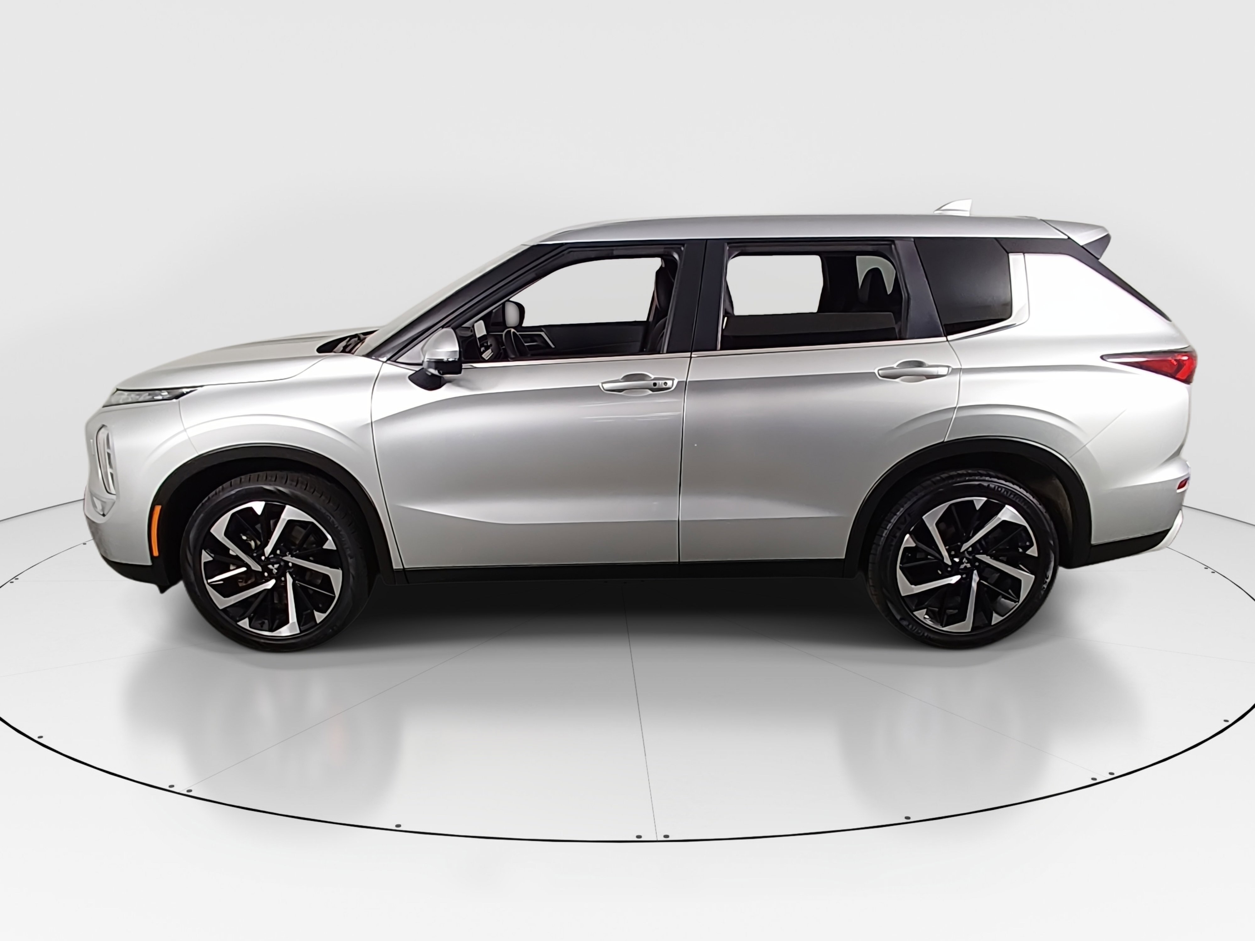 2024 Mitsubishi Outlander — interior view