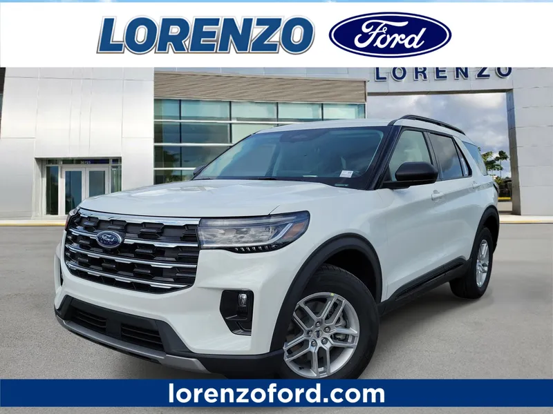 2026 Ford Explorer Active w/200A Pkg in Star White Metallic Tri-Coat — front three-quarter view