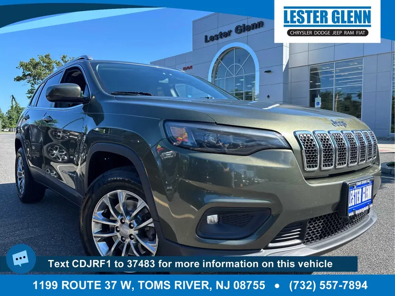 2020 Jeep Cherokee Latitude Plus in Olive Green Pearlcoat — front three-quarter view
