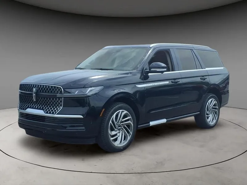2026 Lincoln Navigator Reserve in Black Metallic — front three-quarter view