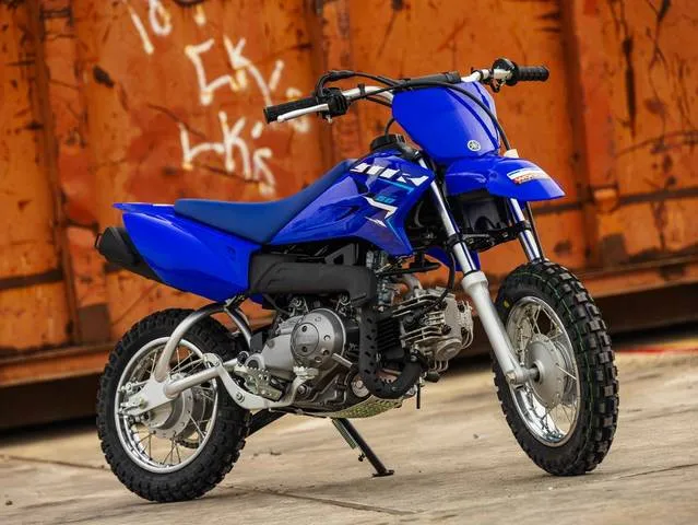 2026 Yamaha TT-R50E — front three-quarter view