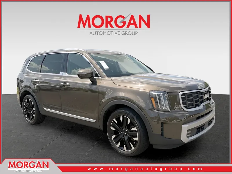 2023 Kia Telluride SX in Green — front three-quarter view