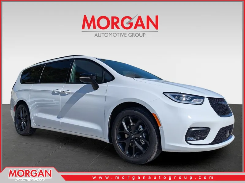 2026 Chrysler Pacifica Select in White — front three-quarter view