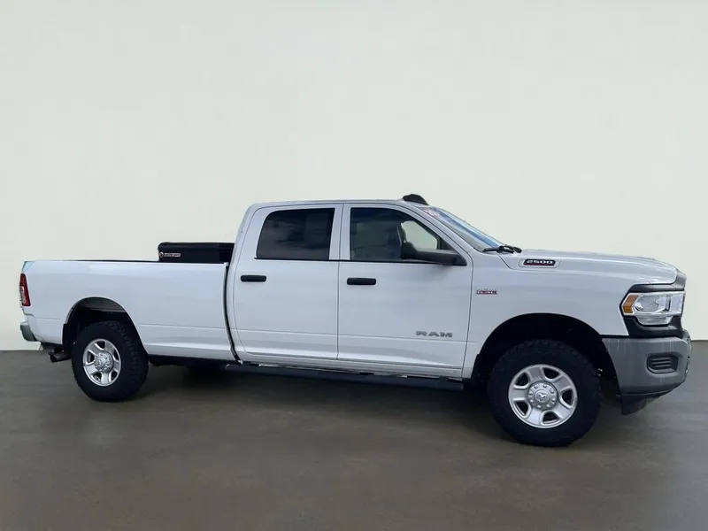 2020 RAM 2500 Tradesman in Bright White Clearcoat — front three-quarter view