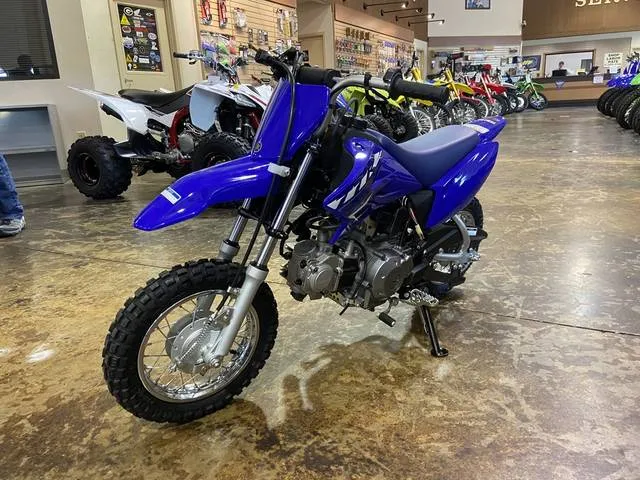2026 Yamaha TT-R50E — front three-quarter view