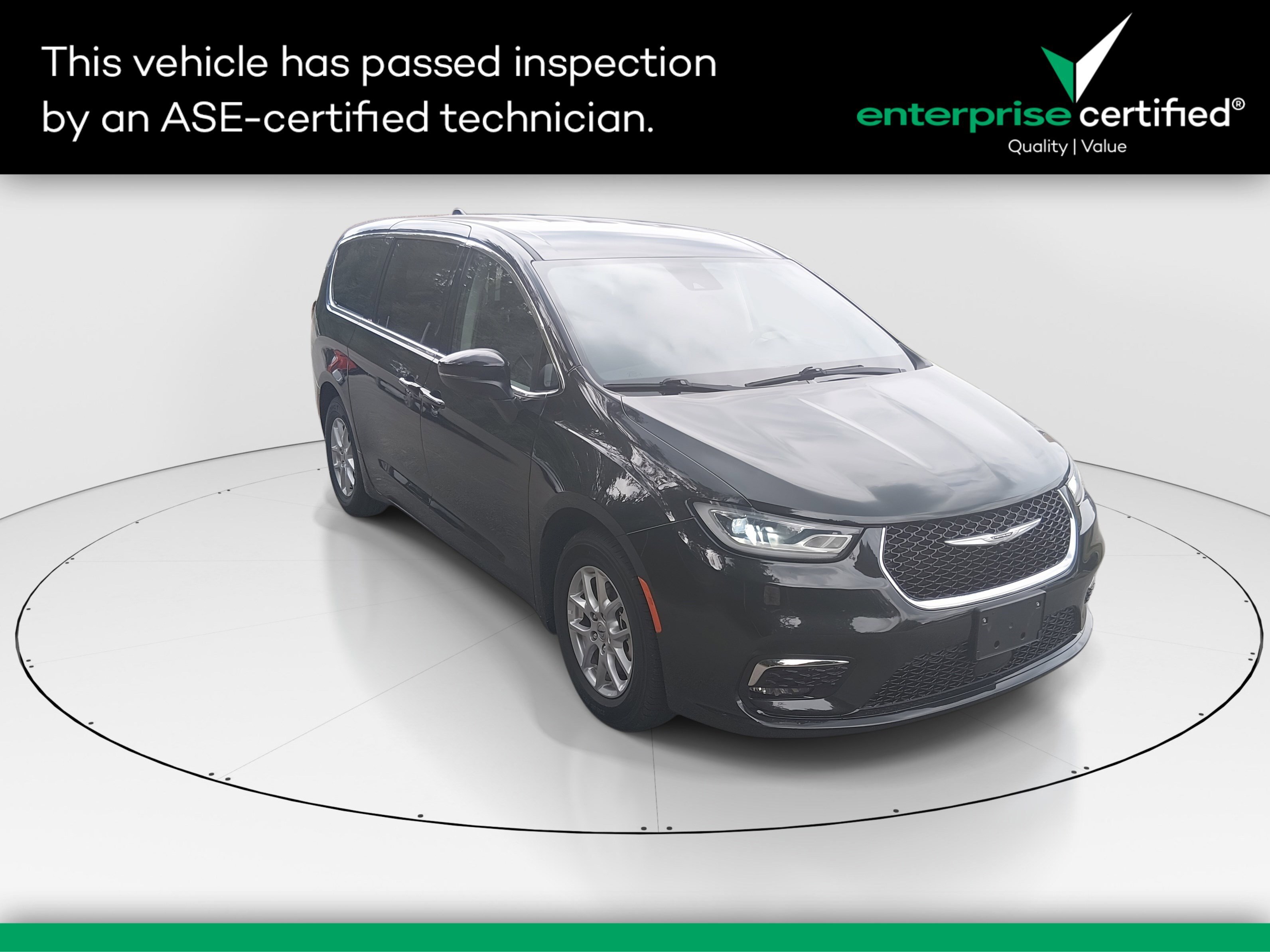2023 Chrysler Pacifica Touring L FWD — front three-quarter view