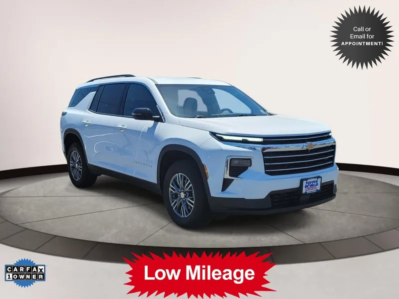 2025 Chevrolet Traverse LT in White — front three-quarter view