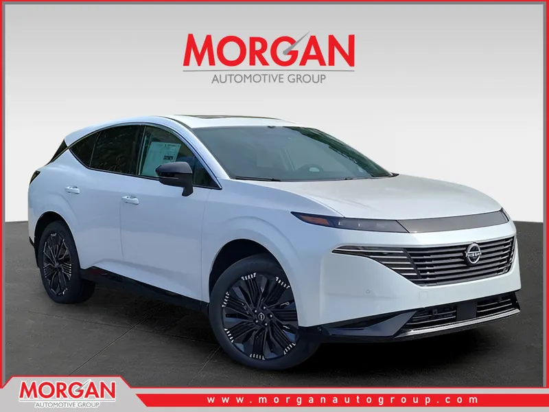 2026 Nissan Murano Platinum in White — front three-quarter view