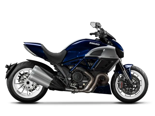 2014 Ducati Diavel — front three-quarter view