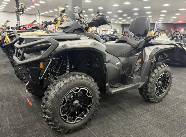 2026 Can-Am® Outlander MAX XT 850 — front three-quarter view