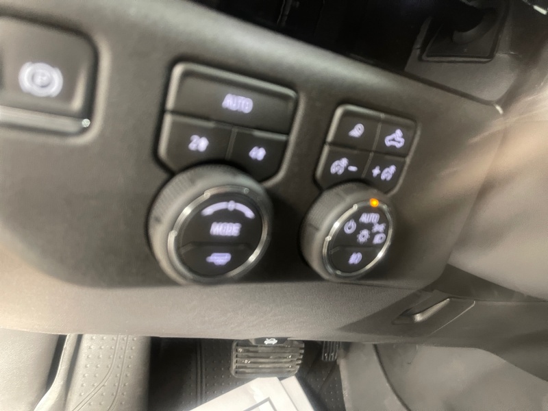 2026 Chevrolet Silverado 1500 — photo 11 view