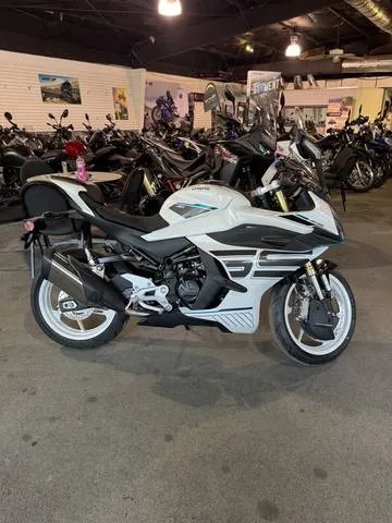 2026 CFMOTO 450SS — front three-quarter view