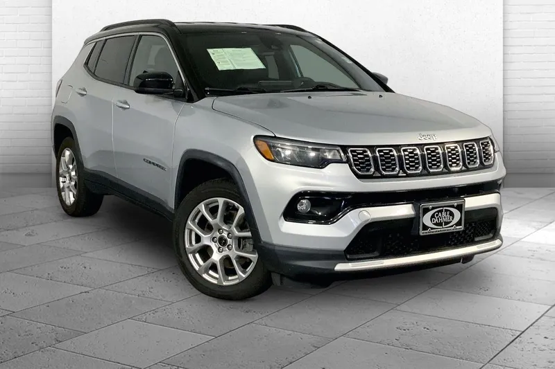 2025 Jeep Compass Limited in Silver Zynith Met — front three-quarter view