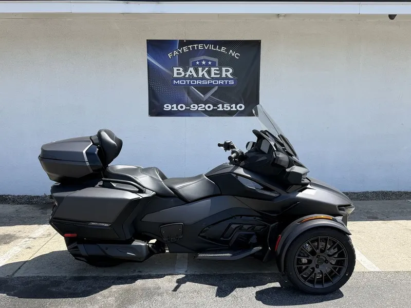 2026 Can-Am Spyder RT Limited Dark — front three-quarter view