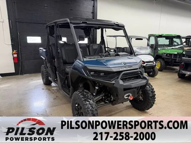 2026 Can-Am® Defender MAX XT HD11 — front three-quarter view