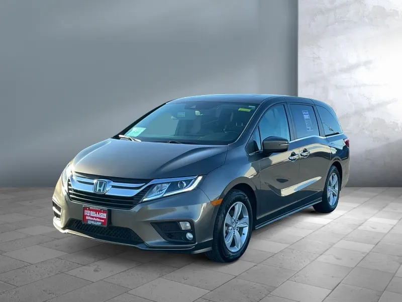 2019 Honda Odyssey — front three-quarter view