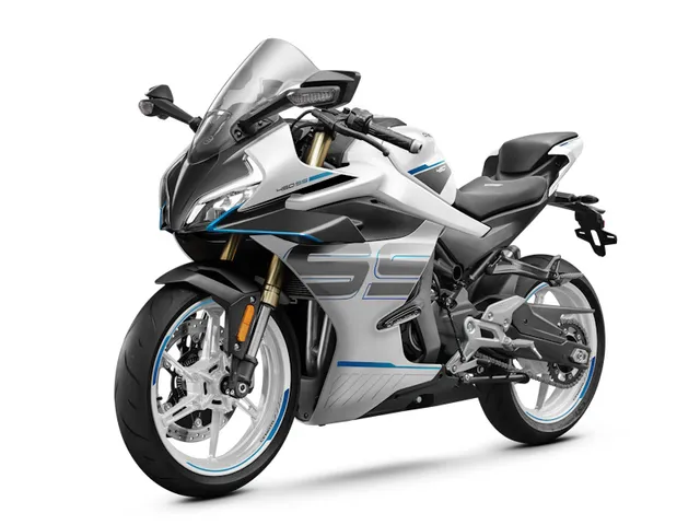 2026 CFMOTO 450SS — front three-quarter view