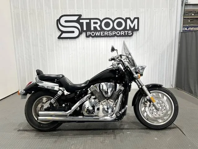 2004 Honda® VTX™ 1300 — front three-quarter view