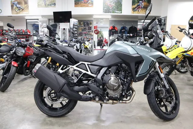2024 Suzuki V-Strom 800 — front three-quarter view