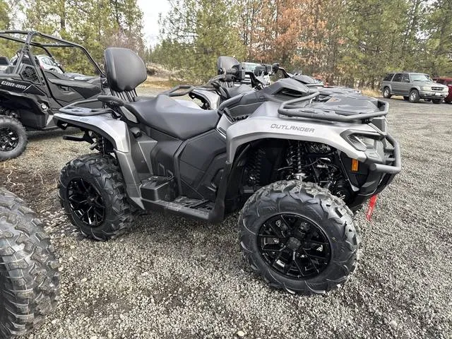 2026 Can-Am® Outlander MAX XT 700 — front three-quarter view